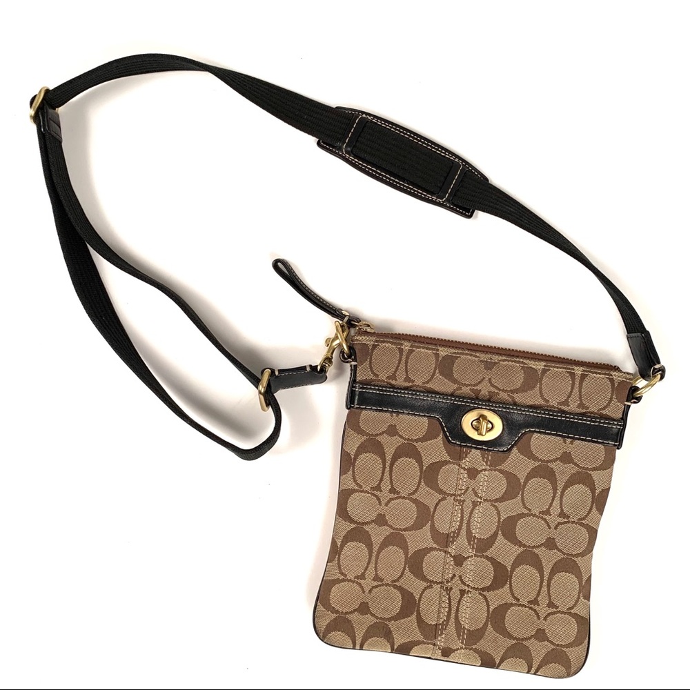 Coach Shoulder Strap mini clutch